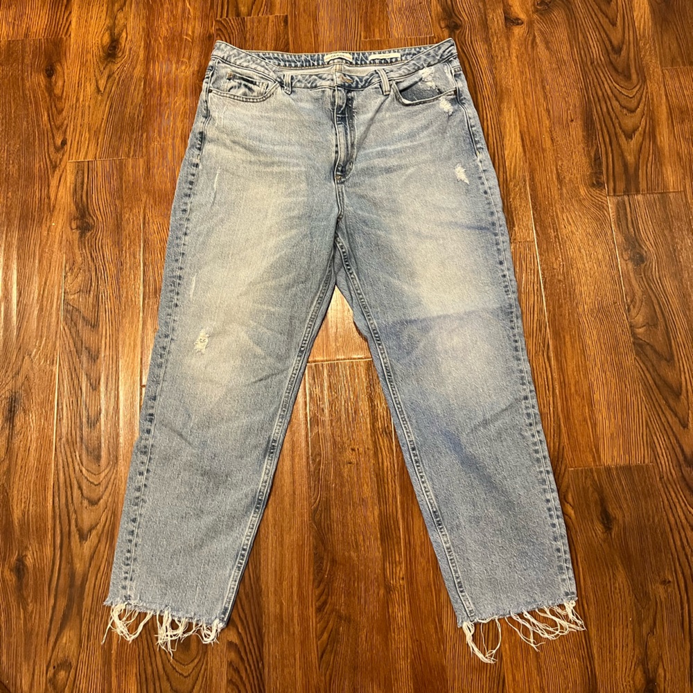 Guess Light Blue Mom Jeans